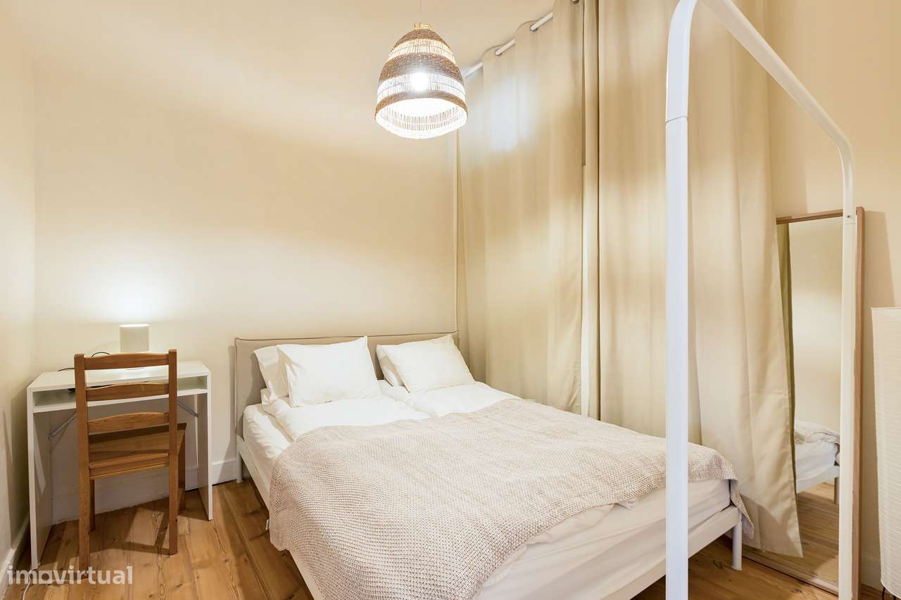 Apartamento T3 com vista desafogada entre Santa Catarina e Chiado-3