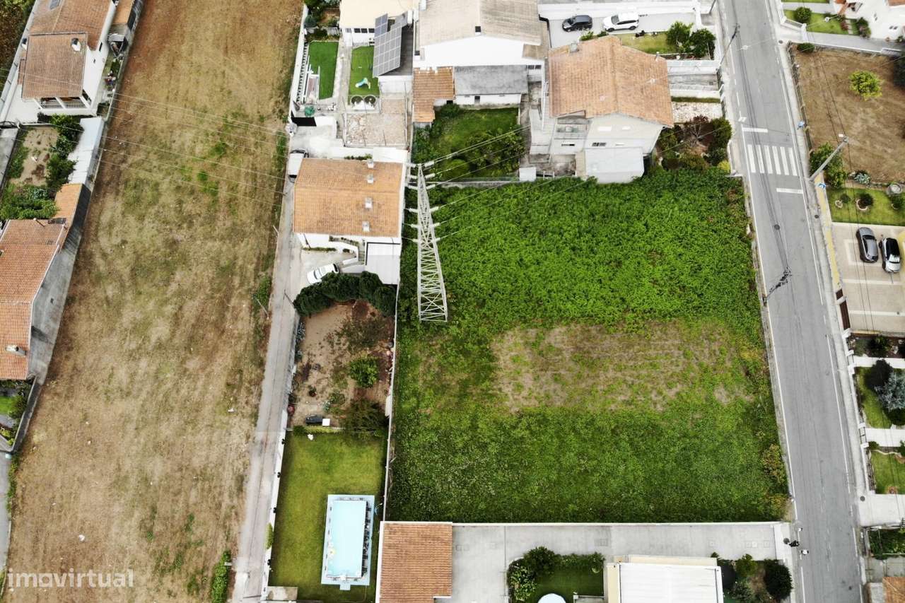 Terreno para Construção | 808 m2 | 400 m2 de Construção-12