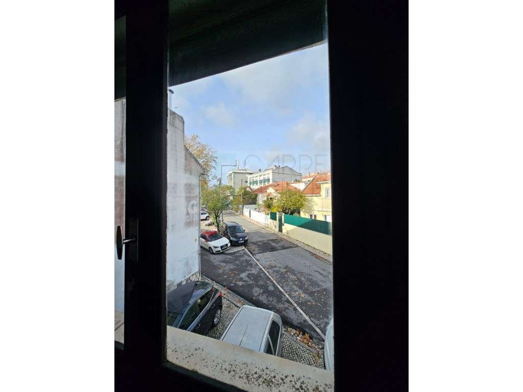 Prédio com Comércio e 2 apartamentos, em Mem Martins, Sintra-32