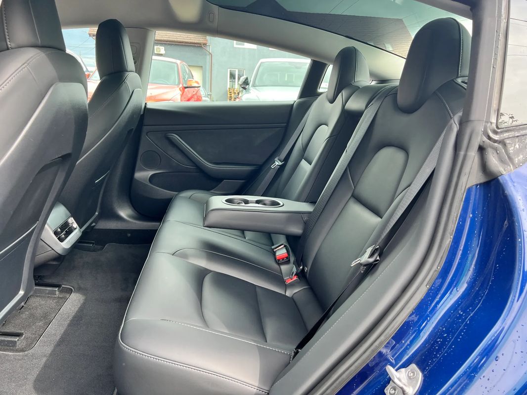 Tesla Model 3 Langstreckenbatterie Allradantrieb Dual Motor - 27