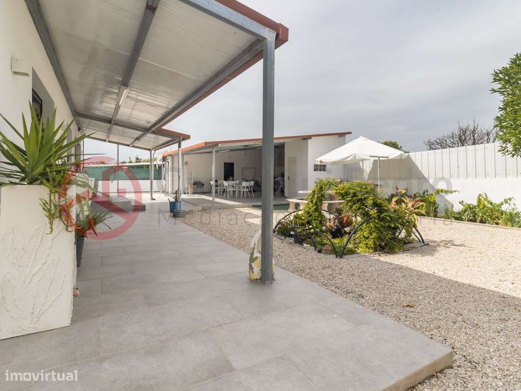 Moradia T3+2 Remodelada com garagem 740 m² de Terreno em St Antonio...-58