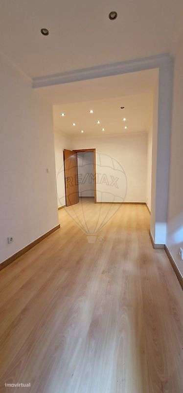 Apartamento T2 para arrendamento - Grande imagem: 2/16