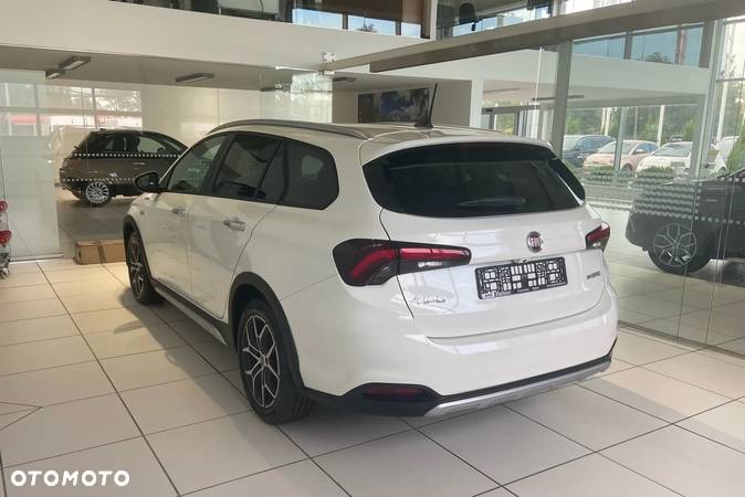 Fiat Tipo 1.5 Hybrid Cross DCT - 2