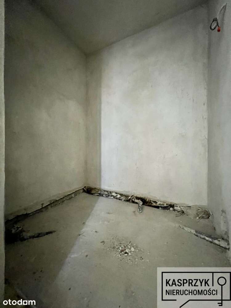 Działka z domem do wykończenia w Besku.-10