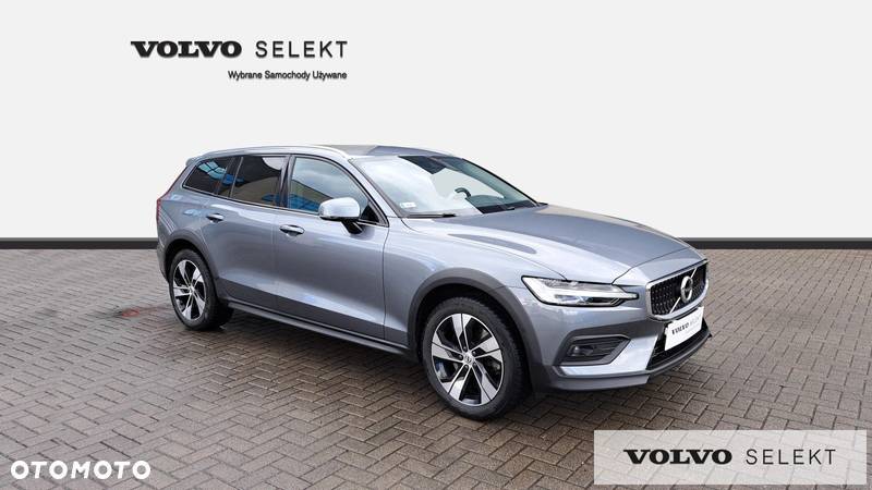 Volvo V60 Cross Country - 8