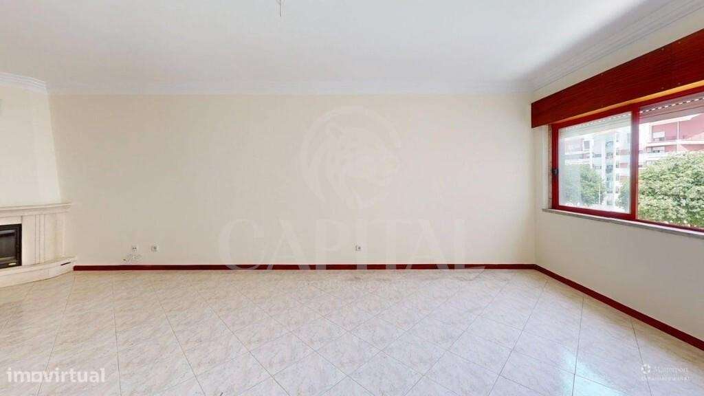 T2 espaçoso com varanda e garagem-25