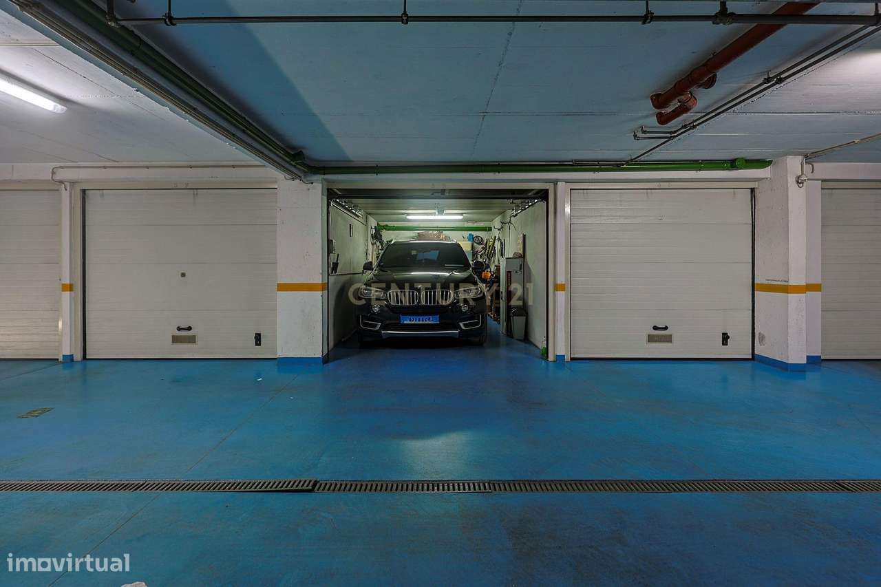 Apartamento T2 com Garagem, no Parque Luso em Corroios.-34