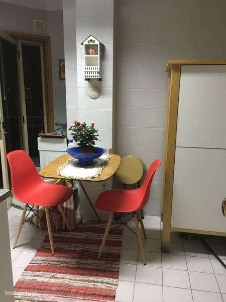 T2 Mobilado, Garagem 2 viaturas e Elevador – Rua de Camões,327  Porto - Grande imagem: 5/12