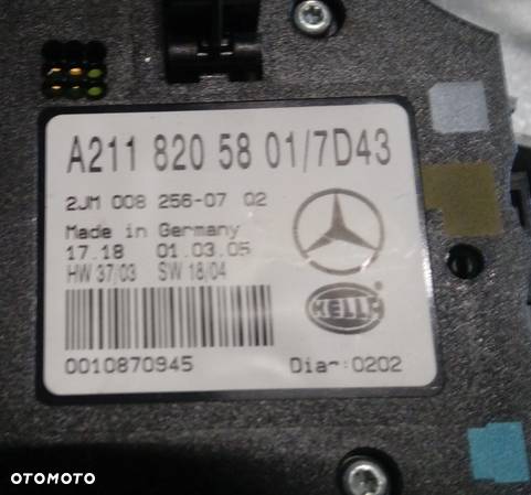 Mercedes E-Klasa W211 Lampka podsufitki - 3