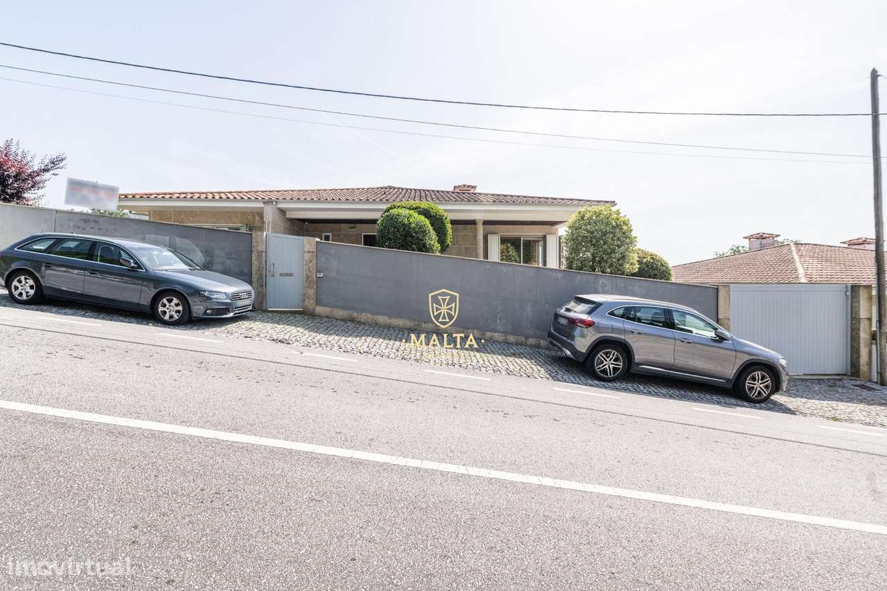 Moradia de Sonho na zona da Falperra!-55