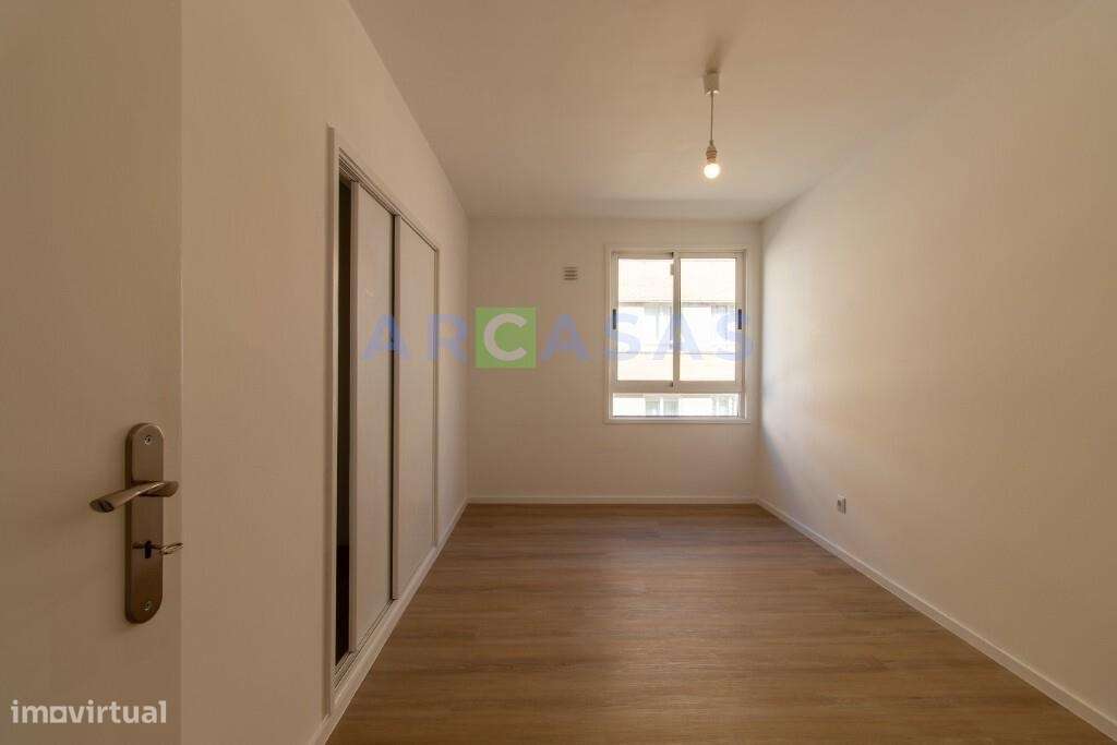 Apartamento T3  com varanda e lugar de garagem em Baguim do monte, Gon-11