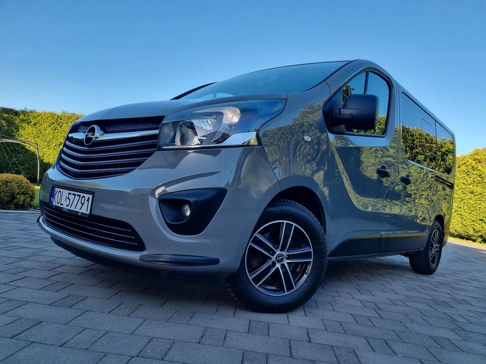 Opel Vivaro II (2014-2019) L1H1 S&S Tourer 2015