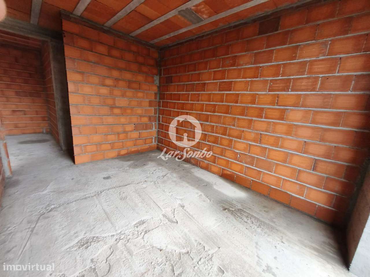 Apartamento T2 novo com jardim-24