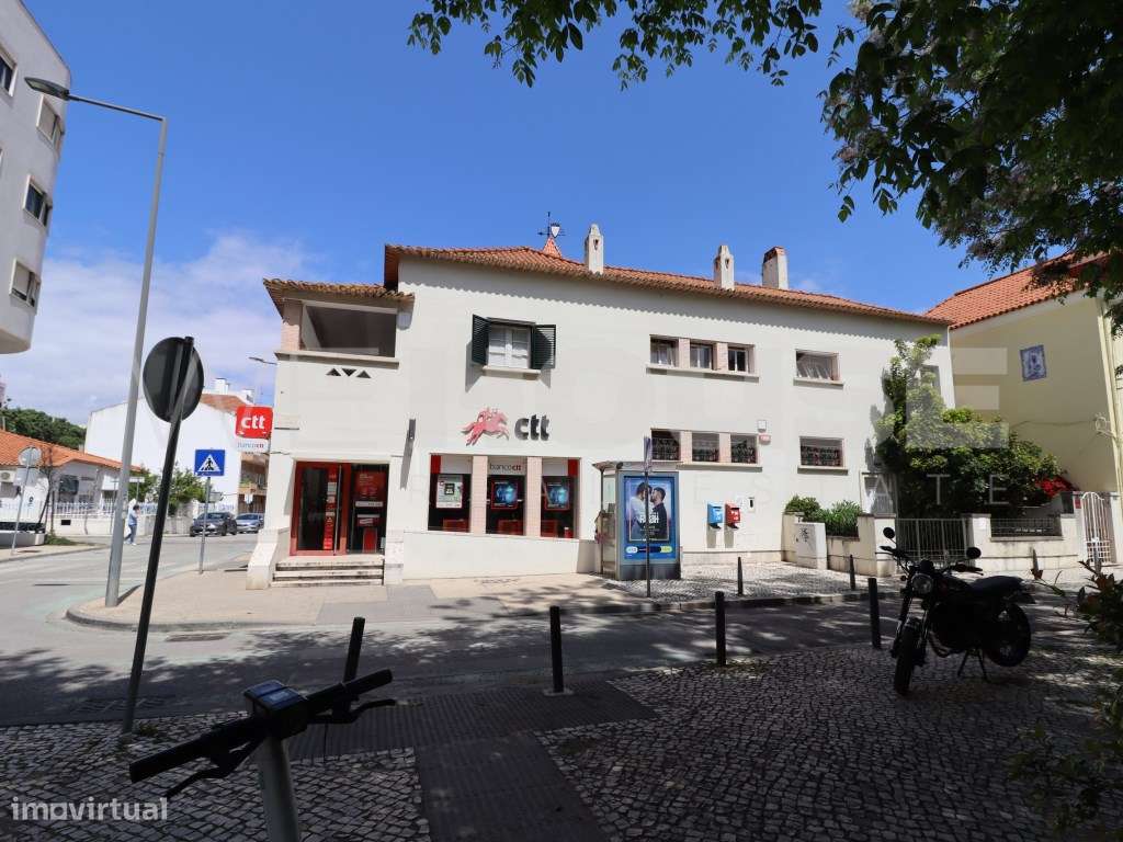 Prédio com 3 andares independentes no centro do Barreiro - frente a...-15