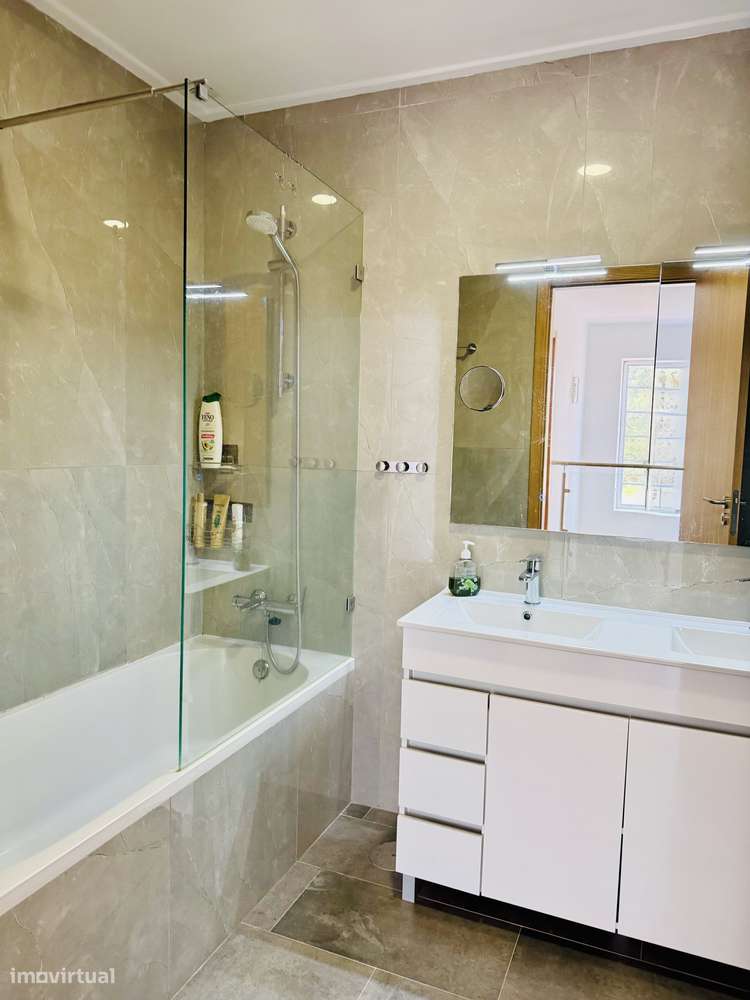 Moradia t3 garagem box jardim Charneca da Cotovia Sesimbra-39