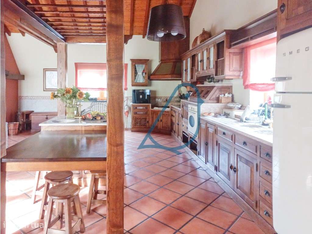 Excelente Moradia T4 com Anexos e Acabamentos de Qualidade - Próxim... - Grande imagem: 5/33