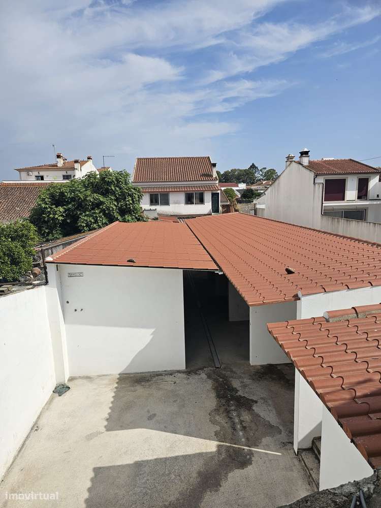 Moradia V5 com 10 Boxes para Cavalos no Coração da Golegã-18