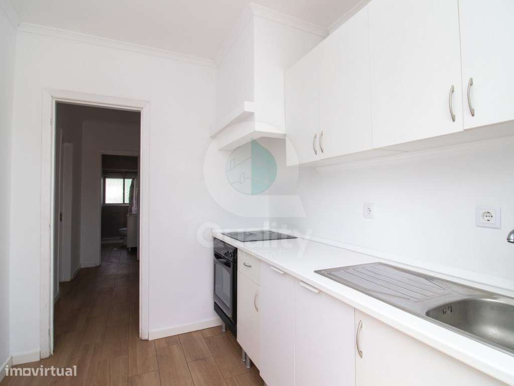 T1+1 Remodelado com Varanda e aproveitamento Sótão - Baixa da Banheira-15