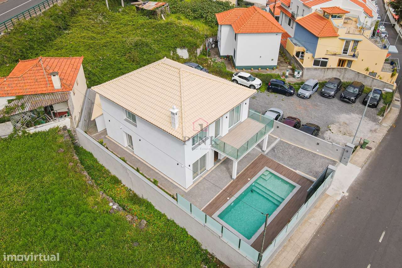 Moradia - T4 - Machico-45