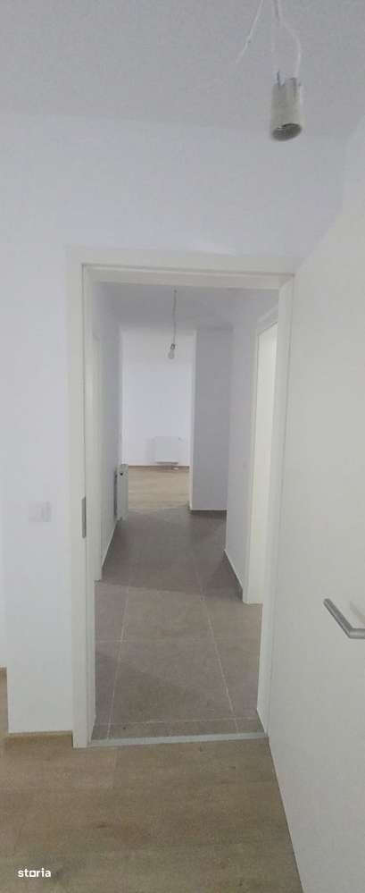 Apartament cu 3 camere în zona Tractorul, COD 8262-1