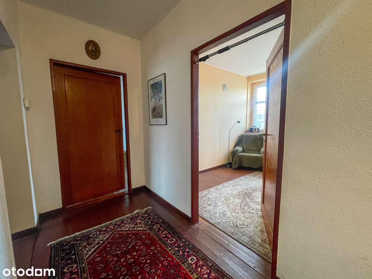 Przestronne wnętrze | 4 niezależne pokoje | podłogi i drzwi drewniane-1