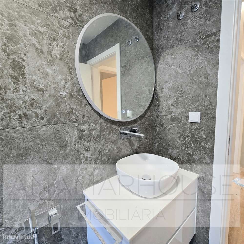 T1 Novo com Terraço | Prédio Reabilitado | Próximo da Estação da Amado - Grande imagem: 4/20