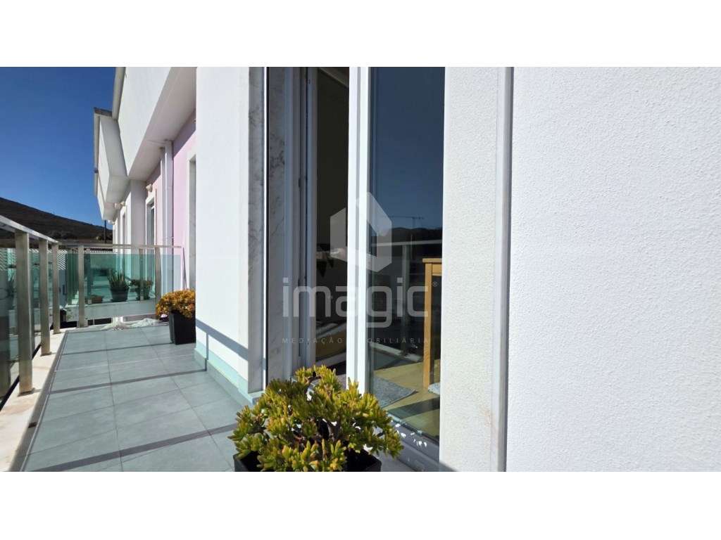 Apartamento T3 Duplex, com duas salas, usado na Malveira-22