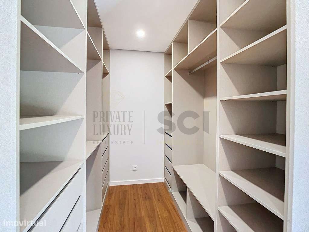 Moradia T4 Térrea Isolada em Azeitão com Piscina e Garagem-29