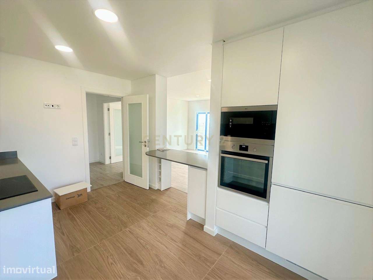 T3 Tires - 3 parqueamentos e arrecadação-13