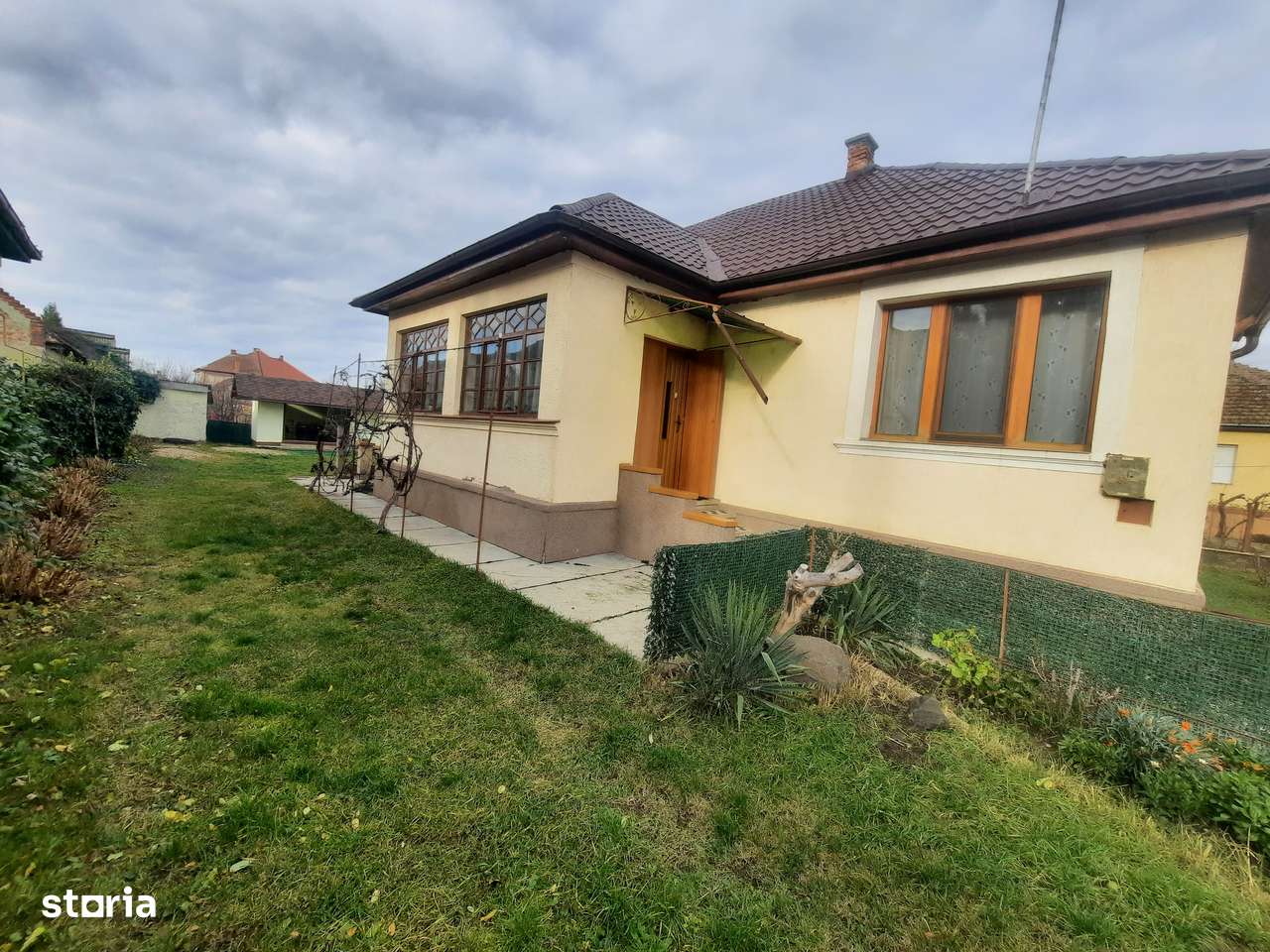 Vand casa tip parter zona centrala Odoreu -  Satu Mare-0