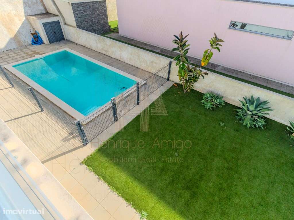 Moradia T4 com piscina em Castelo (Sesimbra)-26