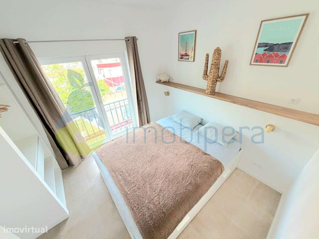 Excelente apartamento localizado, num 1º andar, na famosa Avenida D...-18
