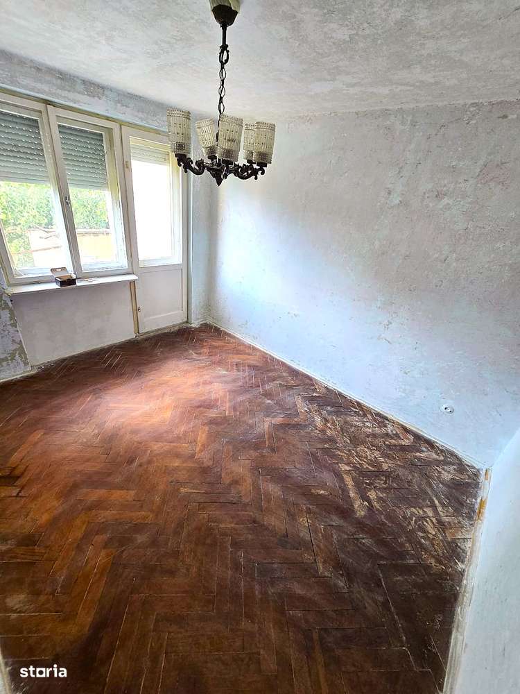 Apartament cu 3 camere decomandat | Etajul 3 - Botizului-2