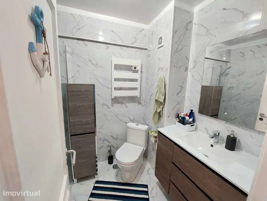 Espetacular T2 Totalmente Renovado no Carregado-7