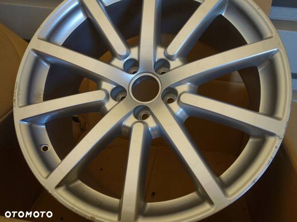 FELGA AUDI Q5 A8 S-LINE 20'' 8R0071490A - 3