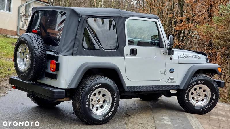 Jeep Wrangler - 7