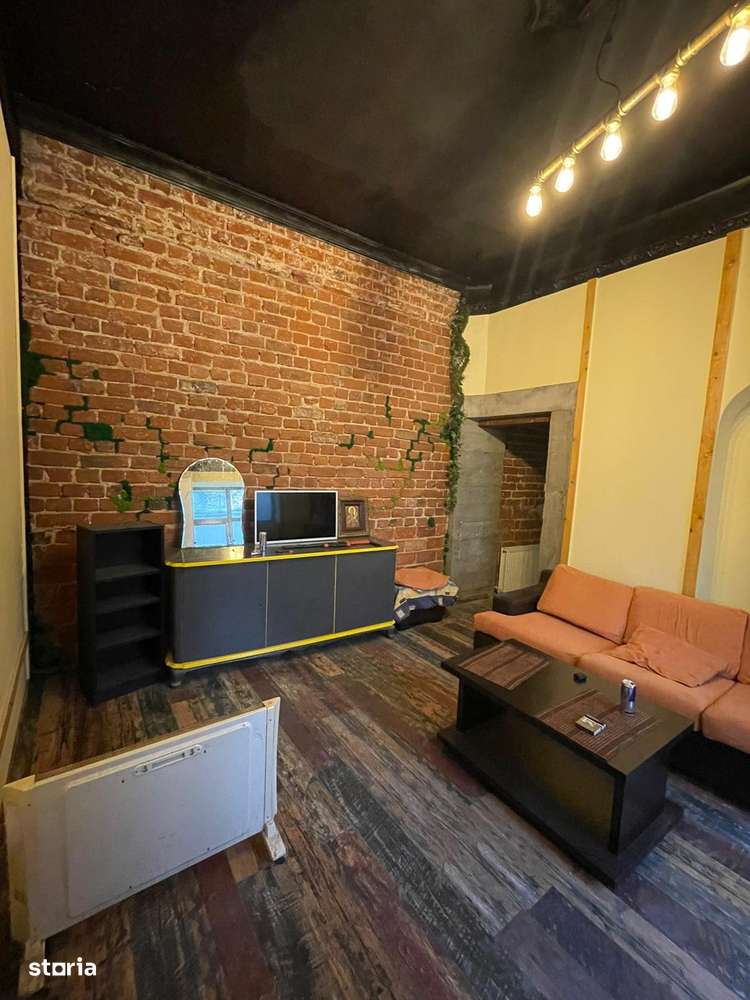 Apartament in vila 3 camere, curte 40mp - Nerva Traian
