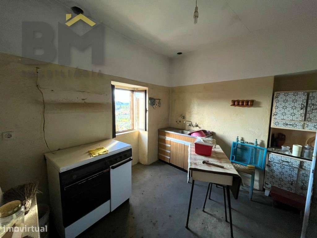 Moradia T2, com quintal, para venda em Salgueiro do Campo! - Grande imagem: 3/31