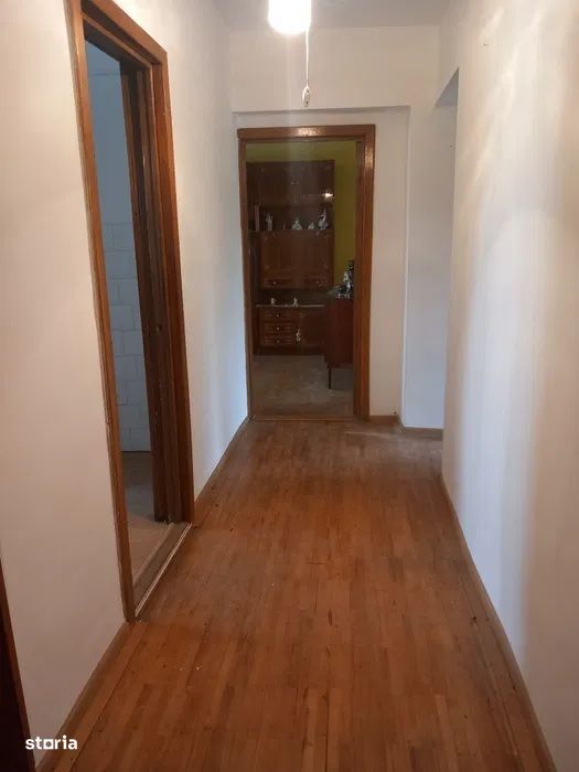 Apartament cu 3 camere si 2 bai, zona Arhive