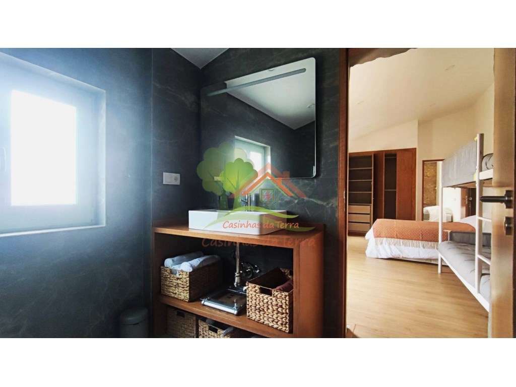 Terreno rústico com vista de mar e casa - Grande imagem: 4/33