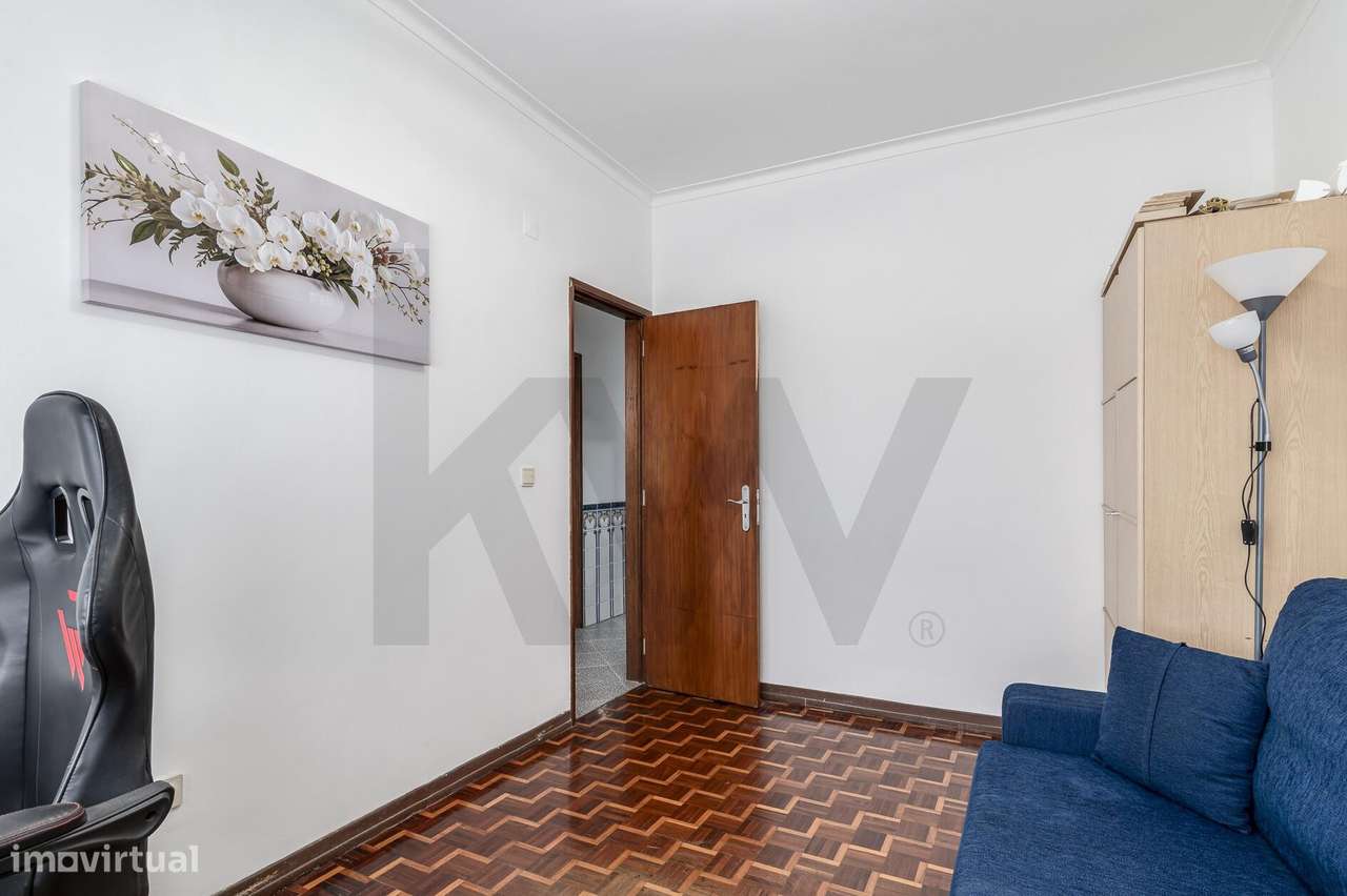 Apartamento T2 no Casal do Marco – Conforto, Luminosidade e Excelente-10