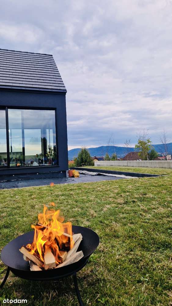 Nowoczesna willa w Bielsku-Białej - widok i lokalizacja za 1 mln $-3