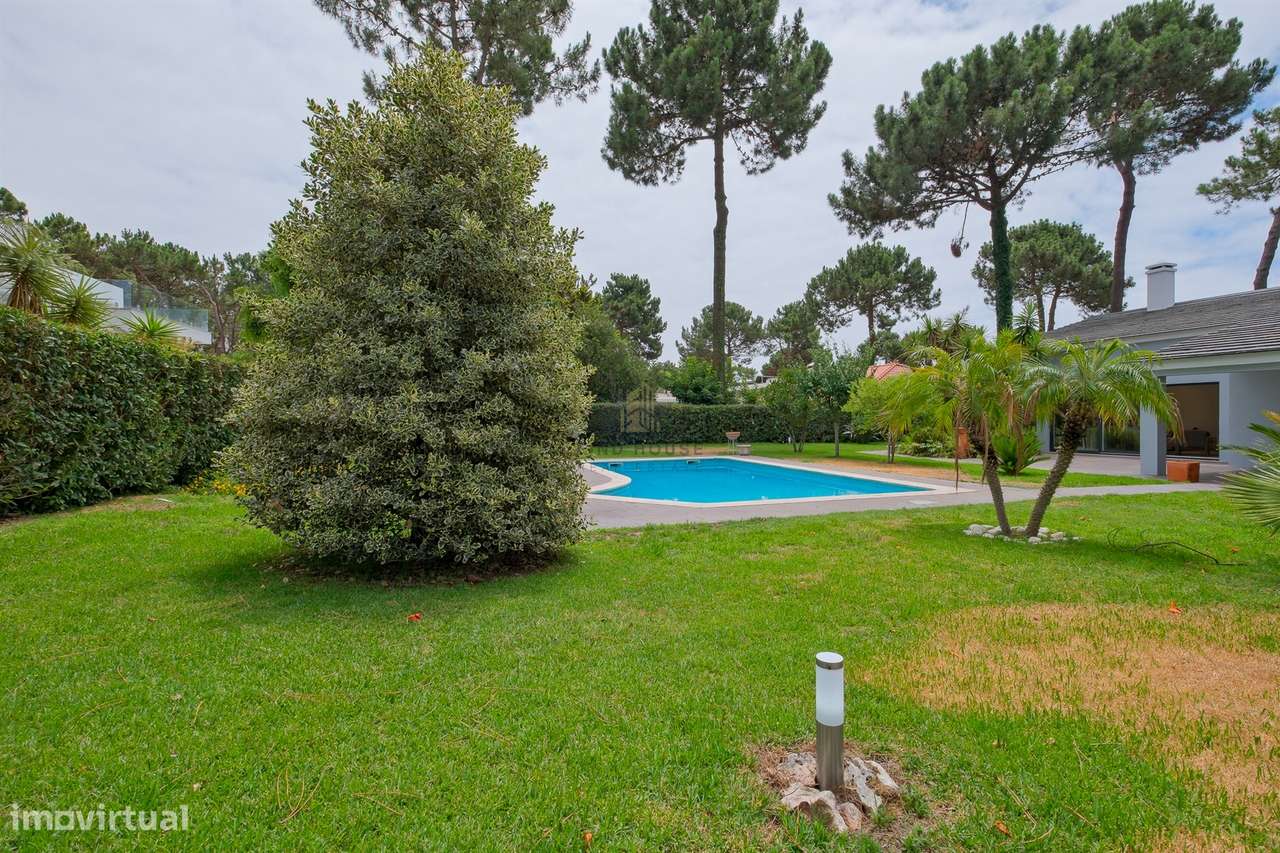 Moradia T4 de Luxo Totalmente Remodelada na Herdade da Aroeira-42