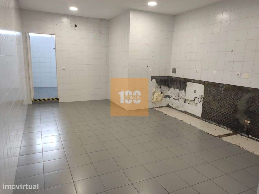 Loja na Senhora da Hora - Grande imagem: 3/23