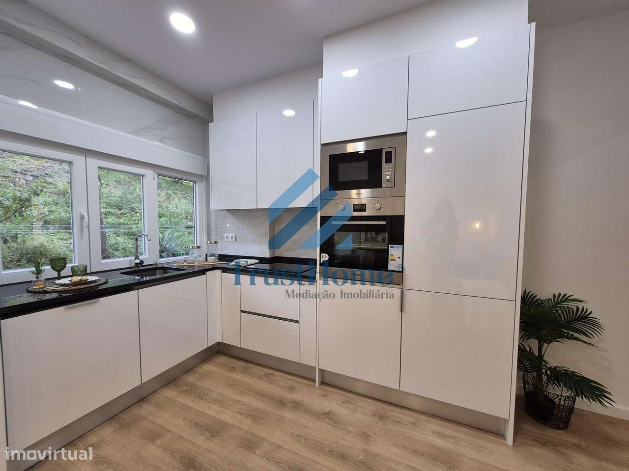 T2 Totalmente Remodelado c/ arrecadação 27m2 Benfica Lisboa-7