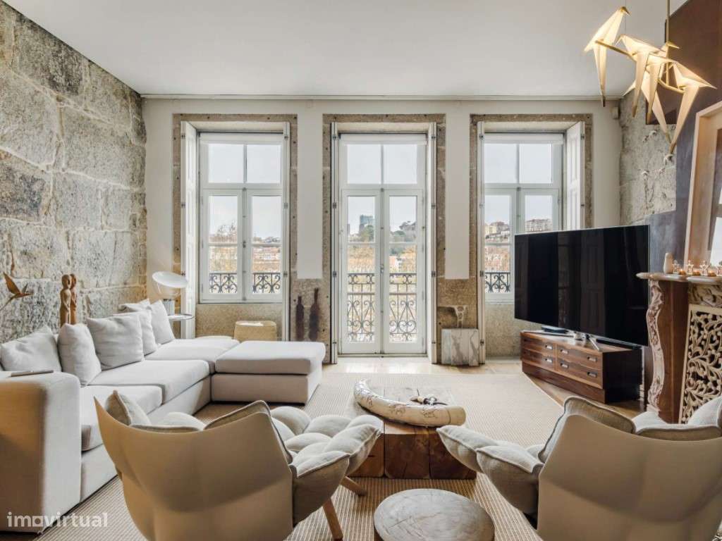 Moradia T4 com vista sobre o rio na baixa do Porto - Grande imagem: 3/25