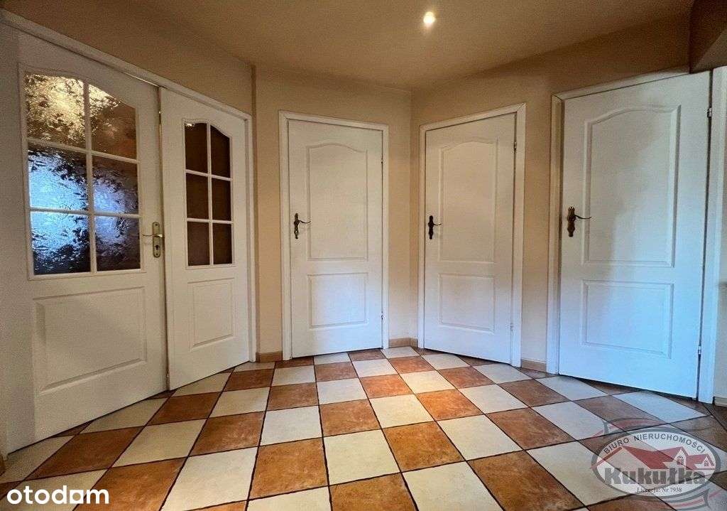 Dom Jednorodzinny W Atrakcyjnej Okolicy-9