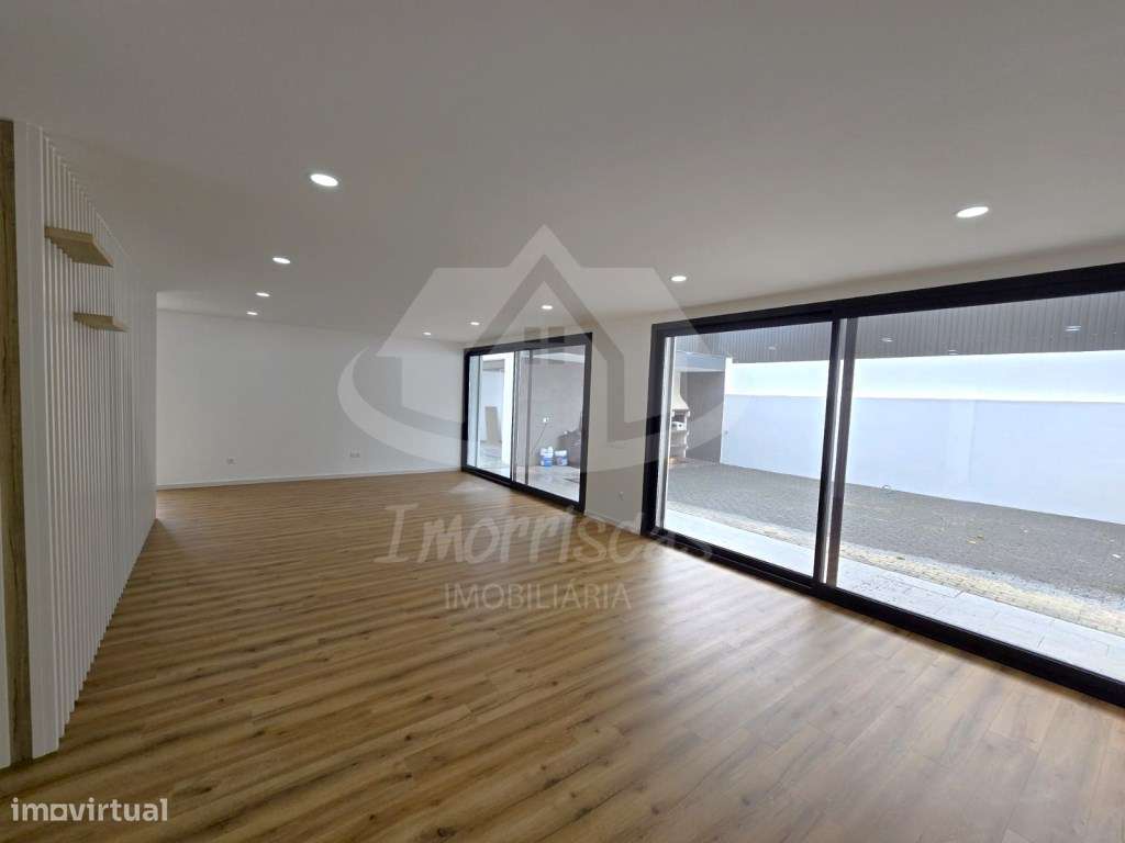 Moradia T5 na Portela da Azóia, Santa Iria de Azóia - Grande imagem: 2/48