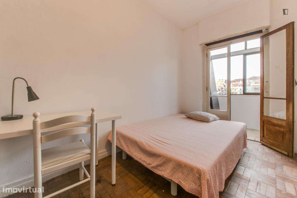 Quarto - localizado em Estrela Lisbon - Grande imagem: 5/14