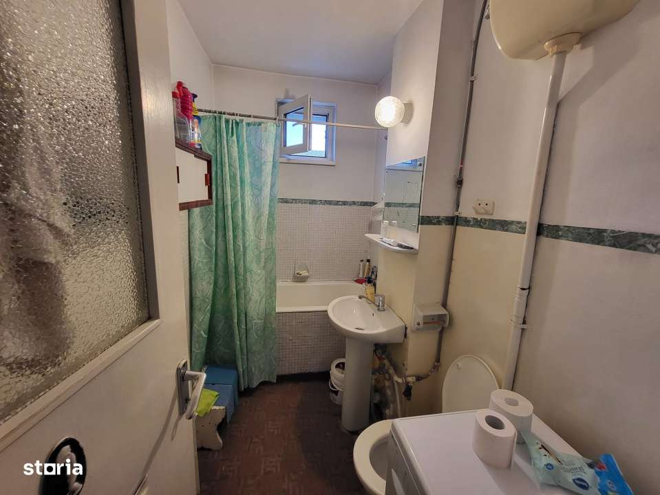 Apartament de 3 camere, decomandat, 60 mp., zona Independentei-7